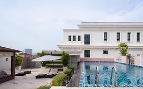 Aspira Hana Executive Suite Thonglor Hotel